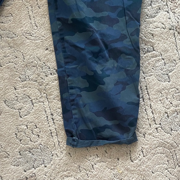 GAP Men's Blue Camouflage Cargo Pants - Picture 8 of 9